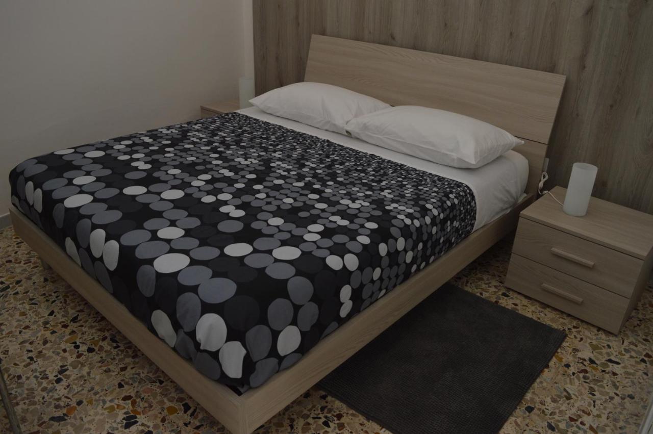 Apartment Punto Zero سيراكوزا المظهر الخارجي الصورة